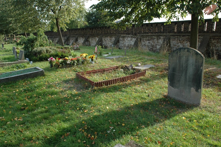 Longer shot of Tim's grave at Brompton Cemetery